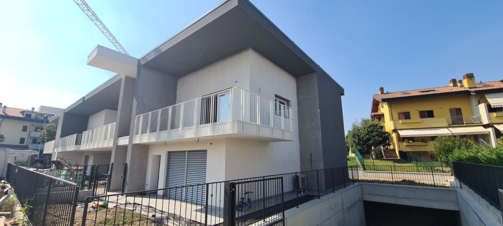 Cantiere Brusaporto <br/> Recinzione modello liscia