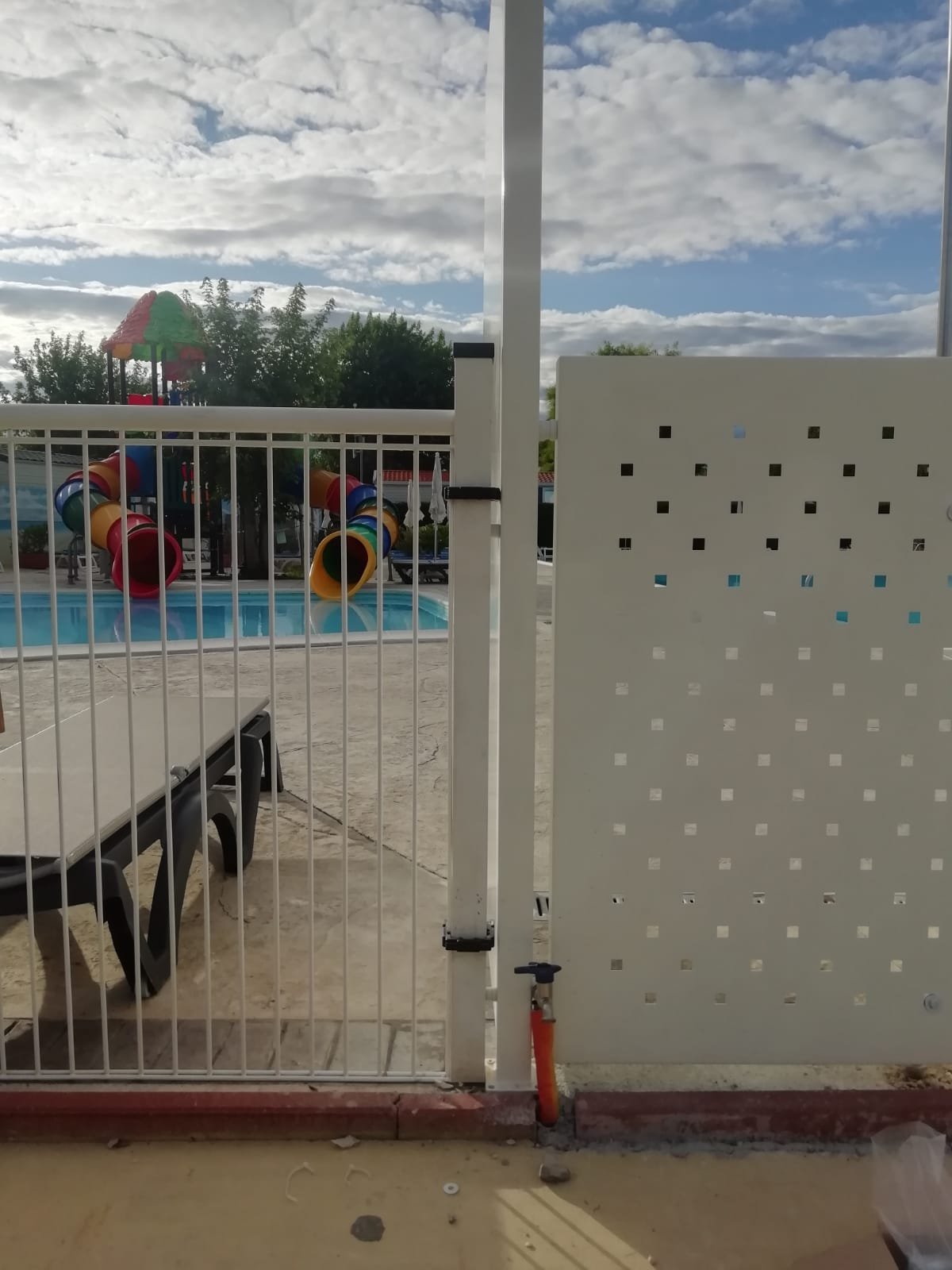 cmc recinzioni-cantiere peschiera del garda-Recinzione modello foro quadrato