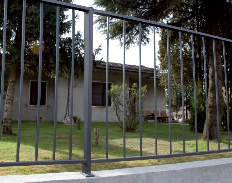 RECINZIONE MODULARE <br/> MODELLO LISCIA