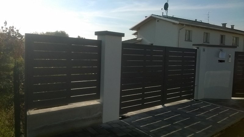 CMC Recinzioni cantiere di Pescantina visione cancello d'ingresso - Recinzione Modello Mare