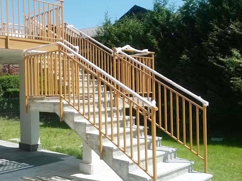 Cantiere Lanzo D’Intelvi (CO) <br/> Parapetto modello sabry