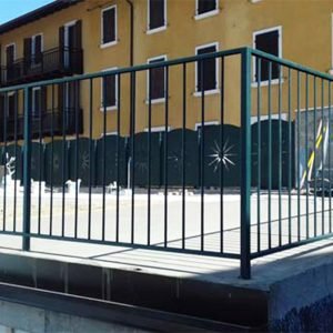 cmc parapetti-cantiere hotel adriana ledro-parapetto modello liscia