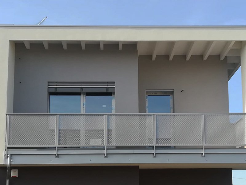 cmc parapetti-cantiere palosco-parapetto modello microforata