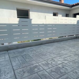 Fornitura di nostra in lamiera modello MARE zincato e verniciato