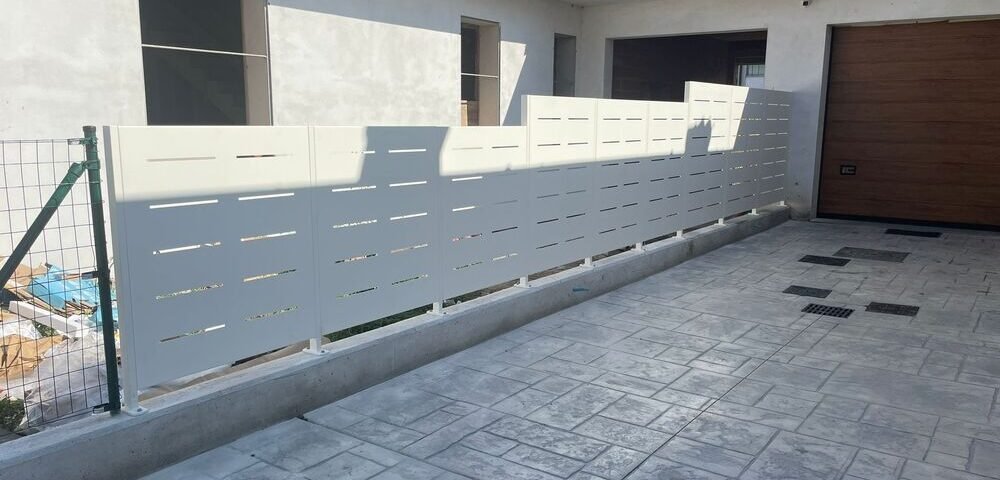 Recinzione in lamiera modello MARE a Mantova