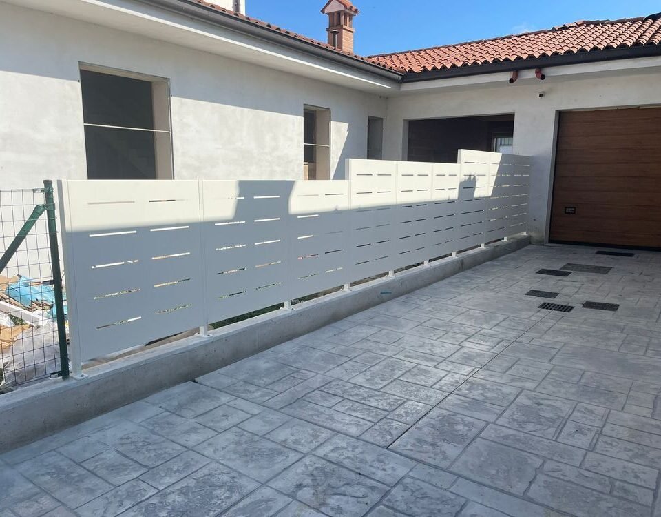 Recinzione in lamiera modello MARE a Mantova